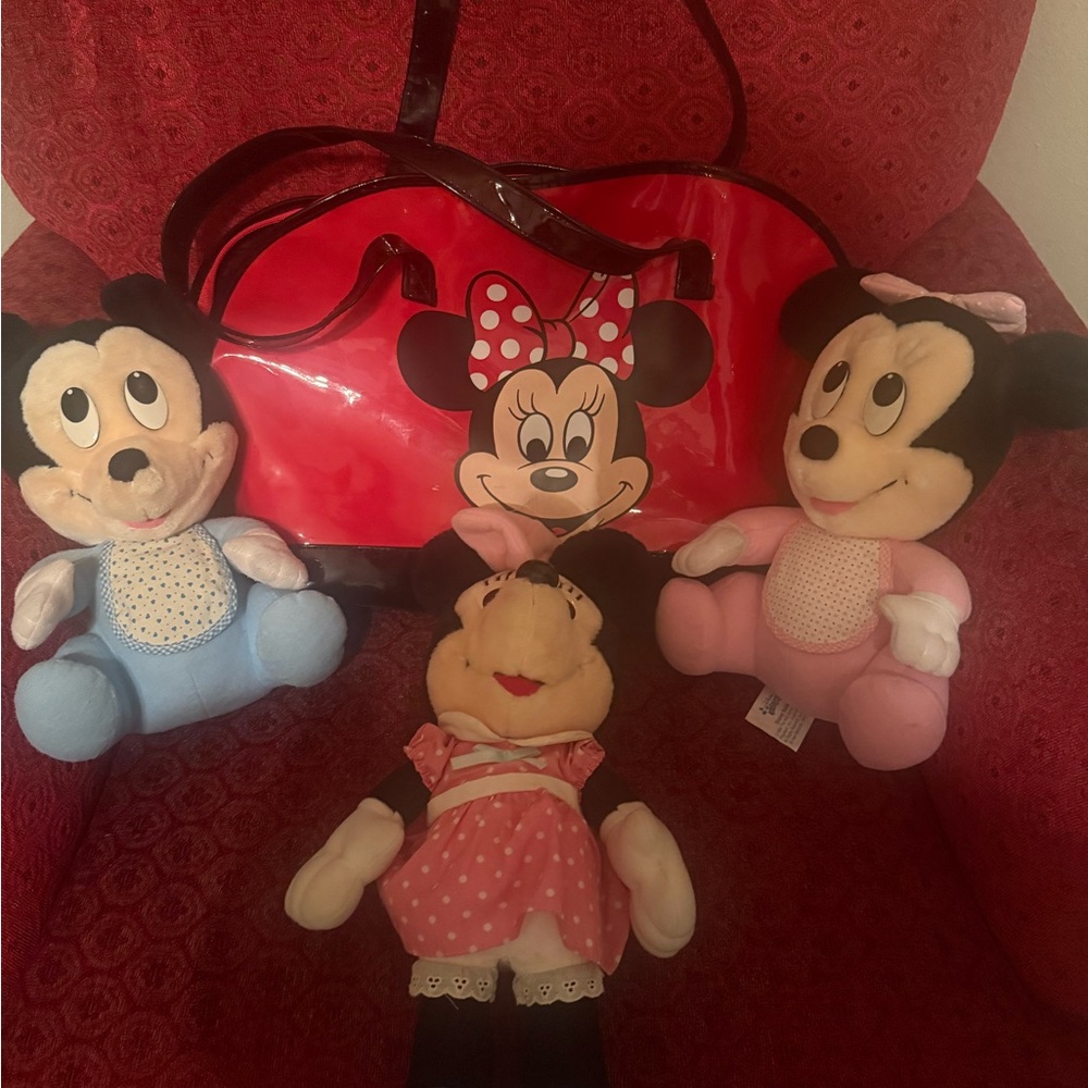 Authentic Minnie Mouse bag from Walt Disney World in the 1990’s.